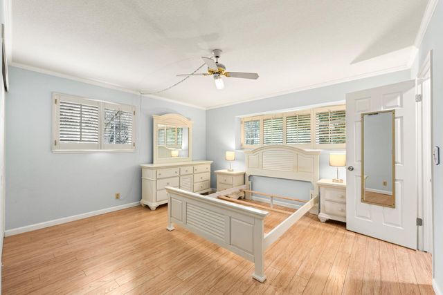 4007 Oak Villa Cir, Carmichael, CA 95608