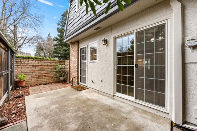 4007 Oak Villa Cir, Carmichael, CA 95608