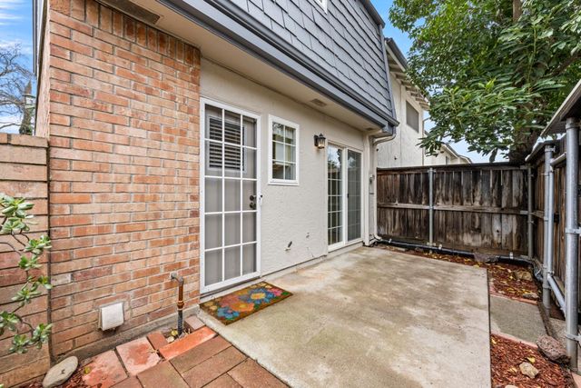 4007 Oak Villa Cir, Carmichael, CA 95608