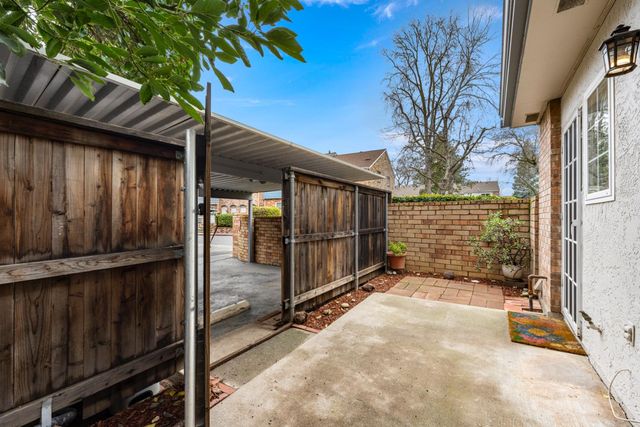 4007 Oak Villa Cir, Carmichael, CA 95608