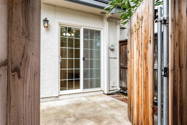 4007 Oak Villa Cir, Carmichael, CA 95608