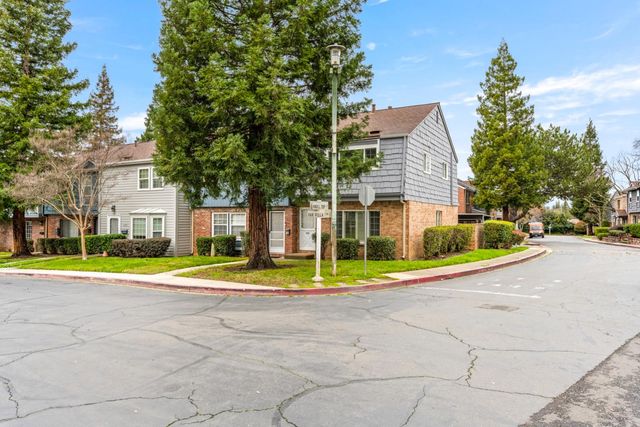 4007 Oak Villa Cir, Carmichael, CA 95608