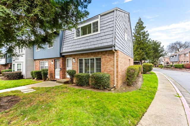 4007 Oak Villa Cir, Carmichael, CA 95608