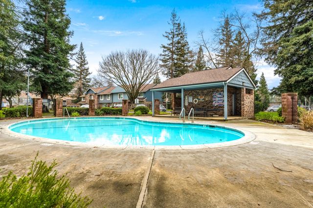 4007 Oak Villa Cir, Carmichael, CA 95608