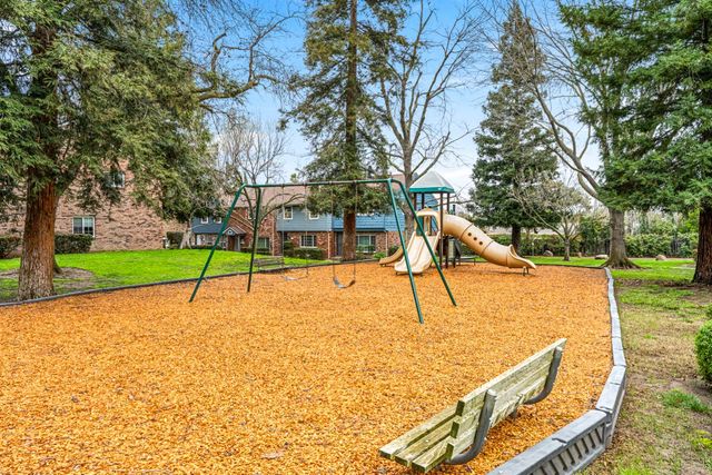 4007 Oak Villa Cir, Carmichael, CA 95608