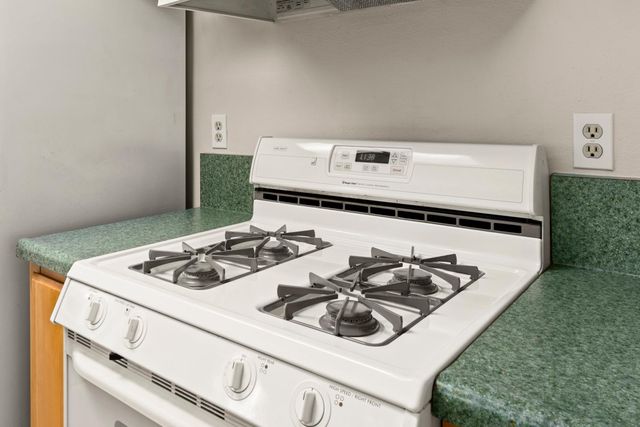 4007 Oak Villa Cir, Carmichael, CA 95608