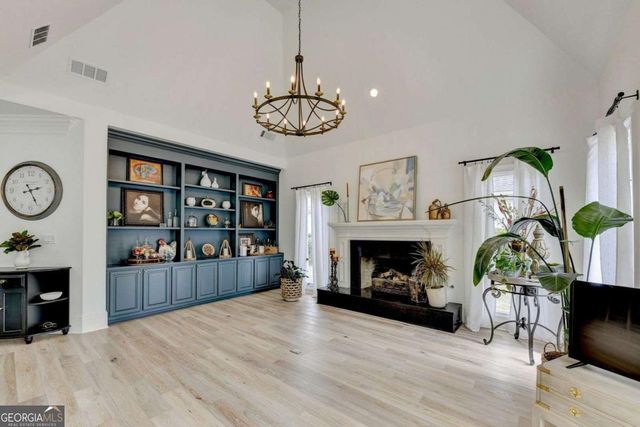 9260 Saint Georgen Common, Johns Creek, GA 30097