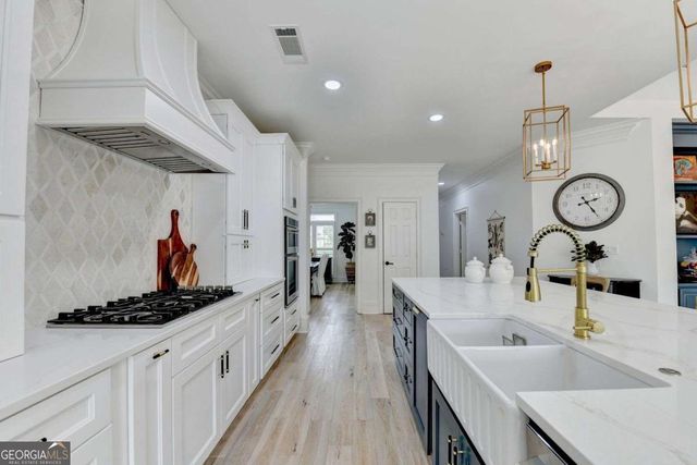 9260 Saint Georgen Common, Johns Creek, GA 30097