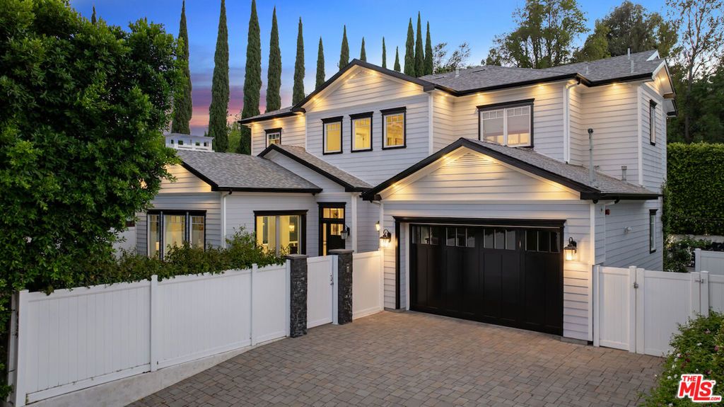 4439 Petit Avenue, Encino, CA 91436