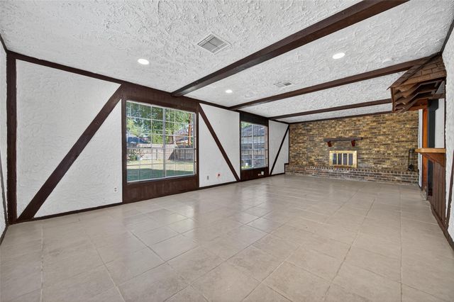 5414 Spanish Oak Drive, Houston, TX 77066