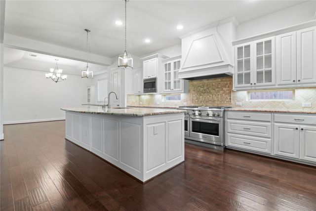 1009 Peacock Boulevard, Carrollton, TX 75007