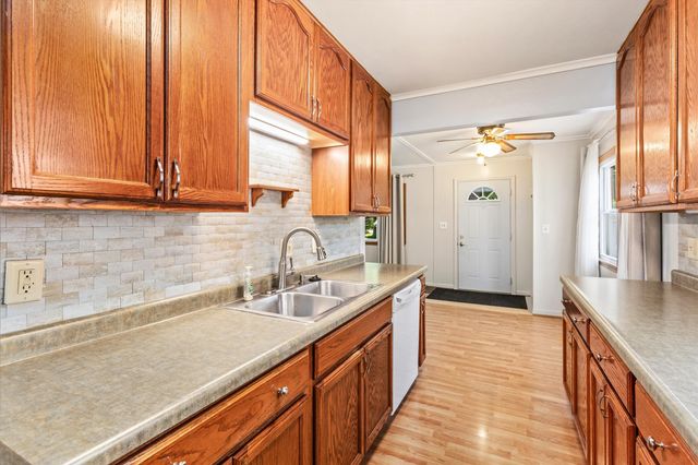 6105 Crown Lane, Des Moines, IA 50311