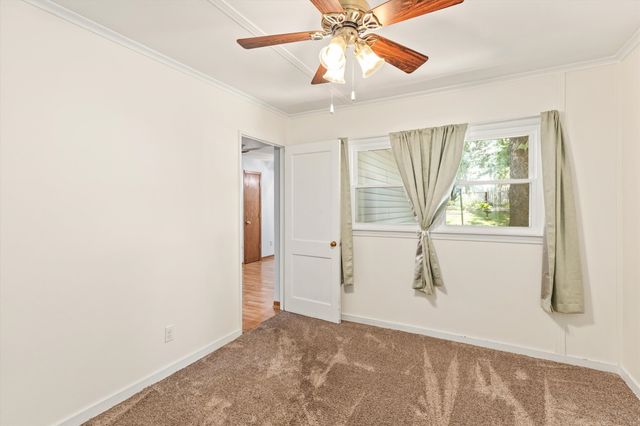 6105 Crown Lane, Des Moines, IA 50311