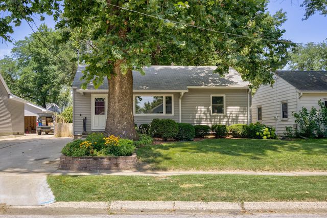 6105 Crown Lane, Des Moines, IA 50311