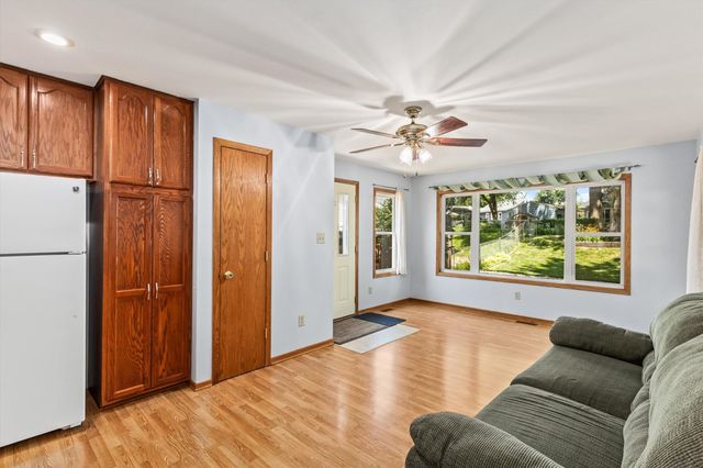 6105 Crown Lane, Des Moines, IA 50311