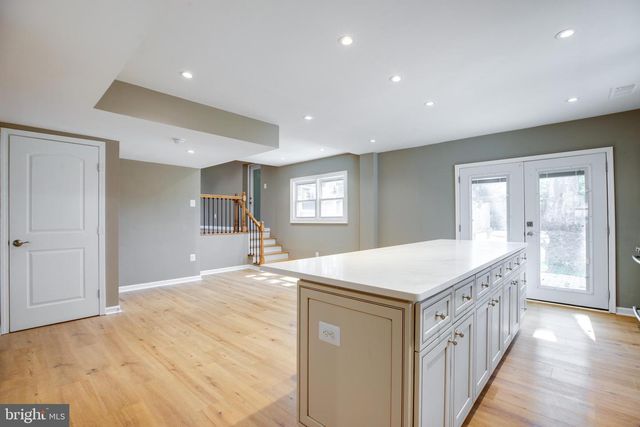 3923 FOREST GROVE DR, Annandale, VA 22003