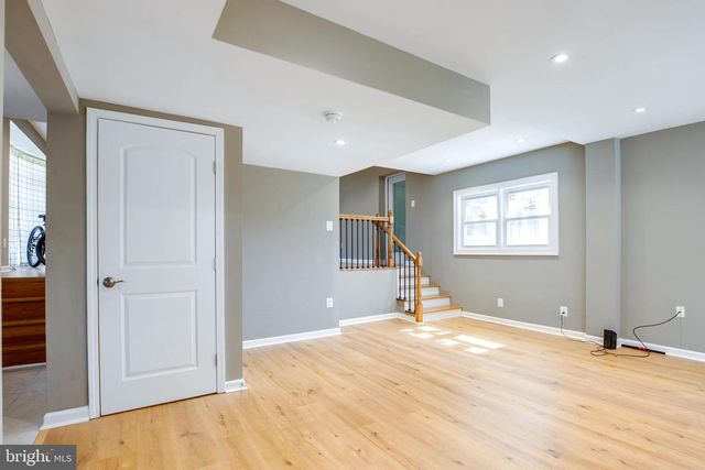 3923 FOREST GROVE DR, Annandale, VA 22003