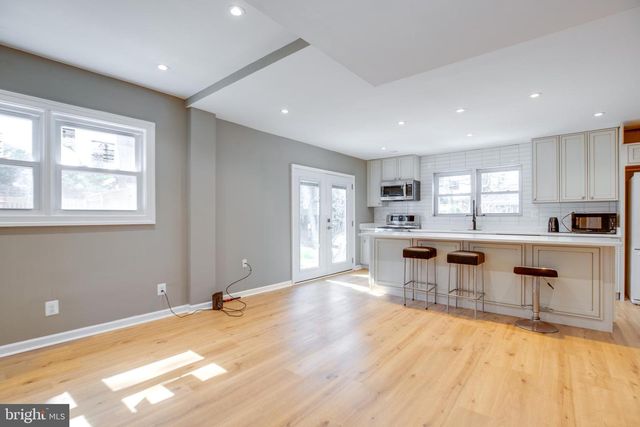 3923 FOREST GROVE DR, Annandale, VA 22003