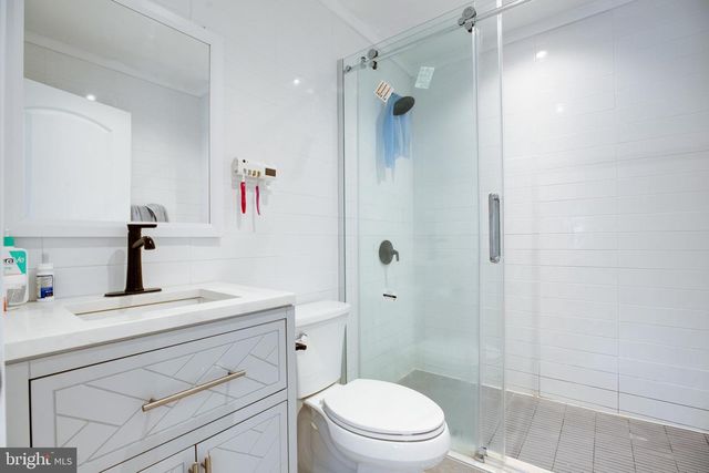 3923 FOREST GROVE DR, Annandale, VA 22003