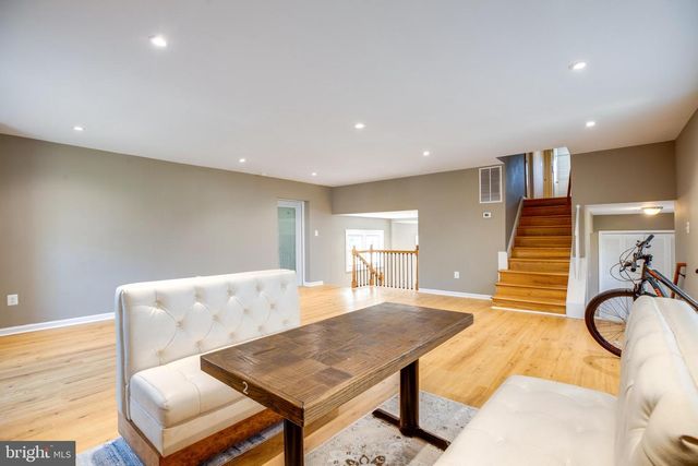 3923 FOREST GROVE DR, Annandale, VA 22003