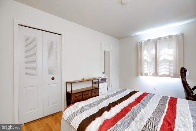 3923 FOREST GROVE DR, Annandale, VA 22003