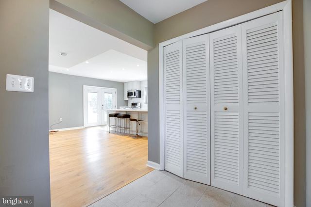 3923 FOREST GROVE DR, Annandale, VA 22003