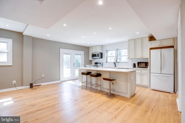 3923 FOREST GROVE DR, Annandale, VA 22003