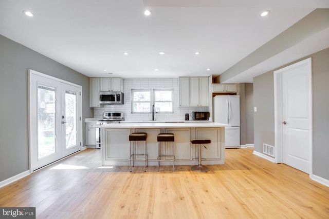 3923 FOREST GROVE DR, Annandale, VA 22003