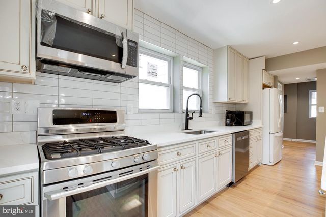 3923 FOREST GROVE DR, Annandale, VA 22003