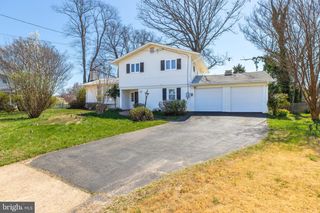 3923 FOREST GROVE DR, Annandale, VA 22003
