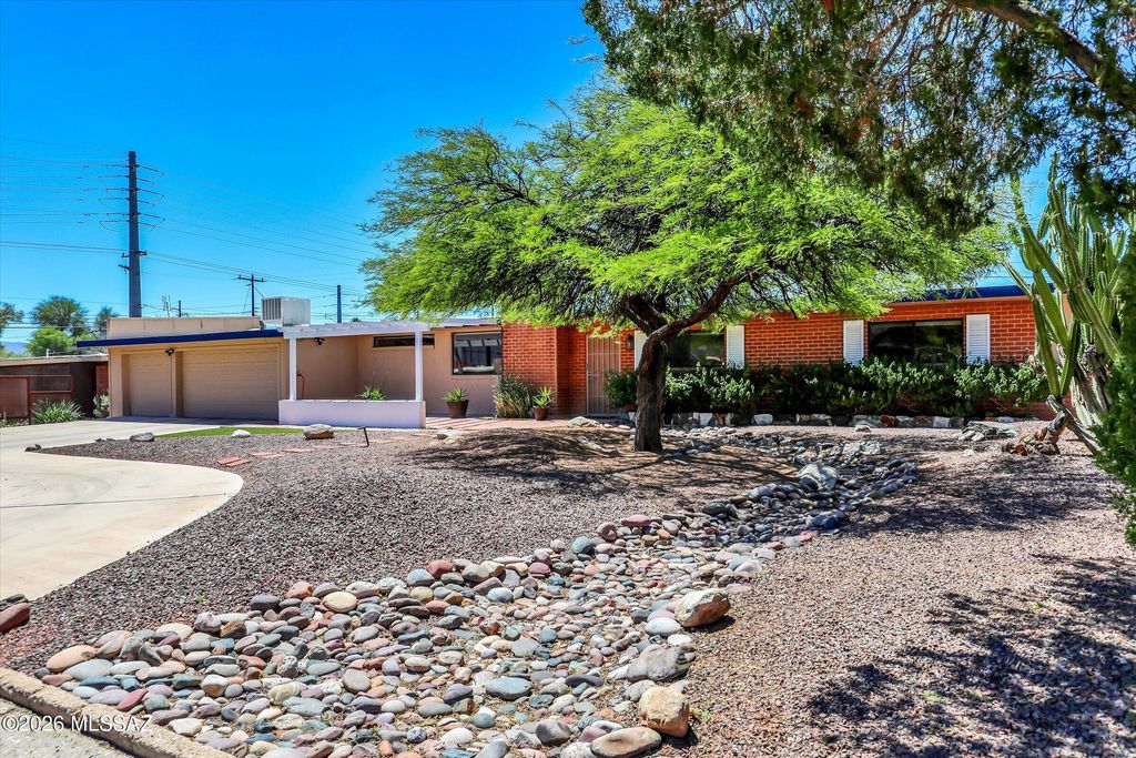 7052 E Baker Street, Tucson, AZ 85710