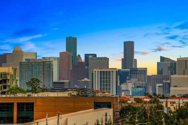 1400 Hermann Drive 11E, Houston, TX 77004