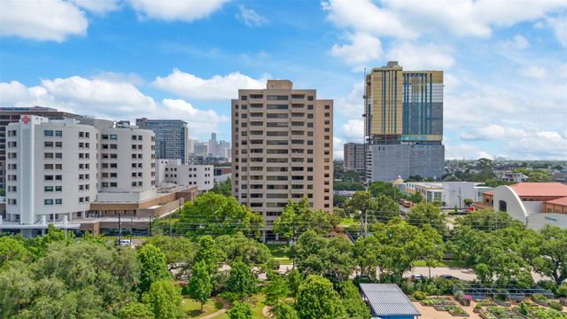 1400 Hermann Drive 11E, Houston, TX 77004