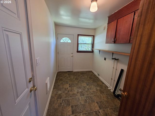 1305 8TH Ave, Longview, WA 98632