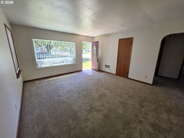 1305 8TH Ave, Longview, WA 98632