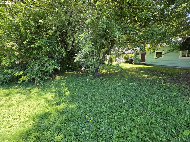 1305 8TH Ave, Longview, WA 98632