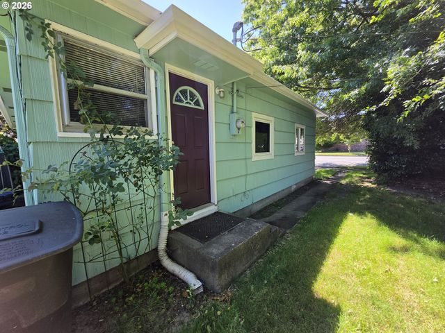 1305 8TH Ave, Longview, WA 98632