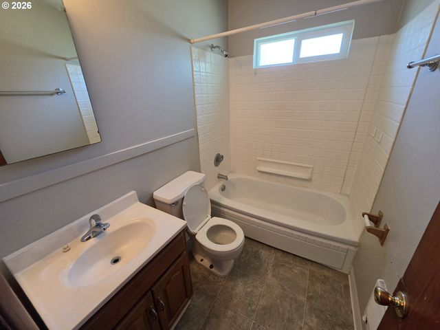 1305 8TH Ave, Longview, WA 98632