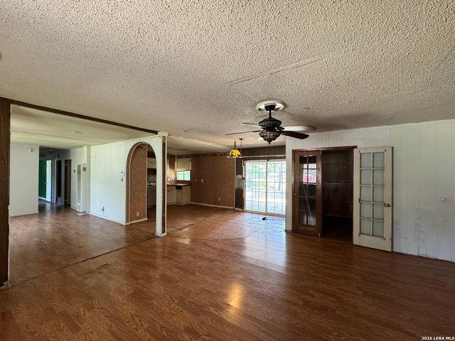 318 SUBLETT DR, San Antonio, TX 78223