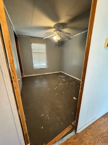 318 SUBLETT DR, San Antonio, TX 78223