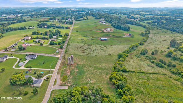 5436 Old Niles Ferry Rd, Maryville, TN 37801