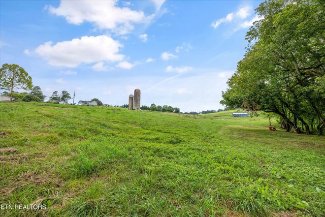 5436 Old Niles Ferry Rd, Maryville, TN 37801