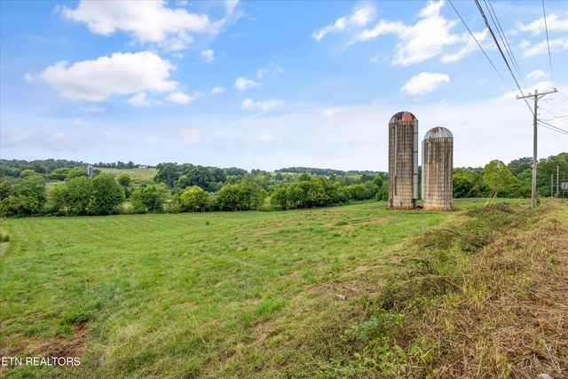5436 Old Niles Ferry Rd, Maryville, TN 37801
