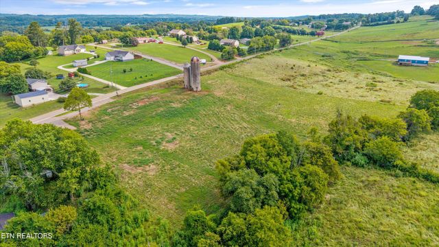 5436 Old Niles Ferry Rd, Maryville, TN 37801