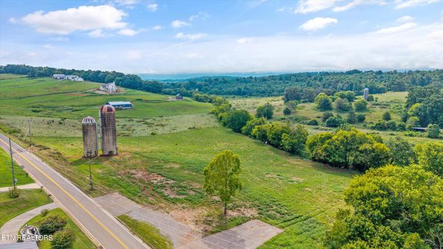 5436 Old Niles Ferry Rd, Maryville, TN 37801