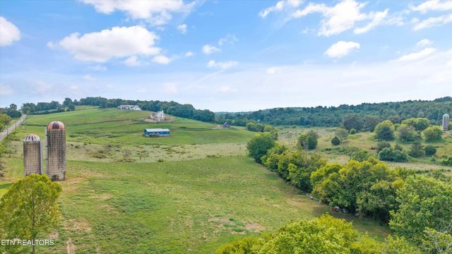 5436 Old Niles Ferry Rd, Maryville, TN 37801