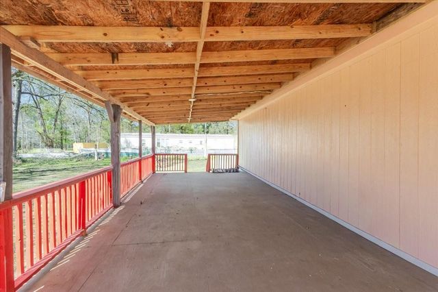 691 Willow Drive, Shepherd, TX 77371