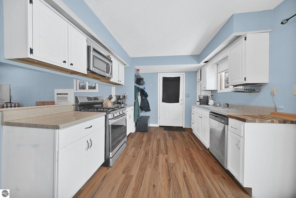 Image 12 of property listing at 439 Colfax Street, Cadillac, MI 49601