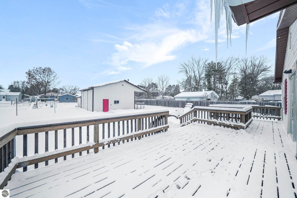 Image 3 of property listing at 439 Colfax Street, Cadillac, MI 49601