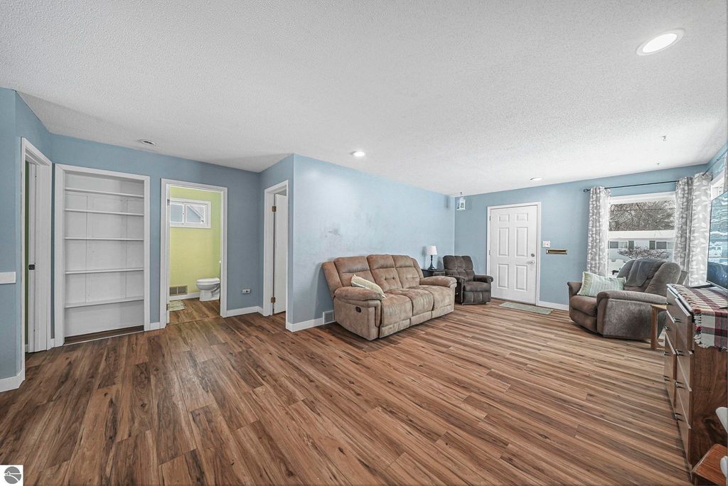 Image 7 of property listing at 439 Colfax Street, Cadillac, MI 49601